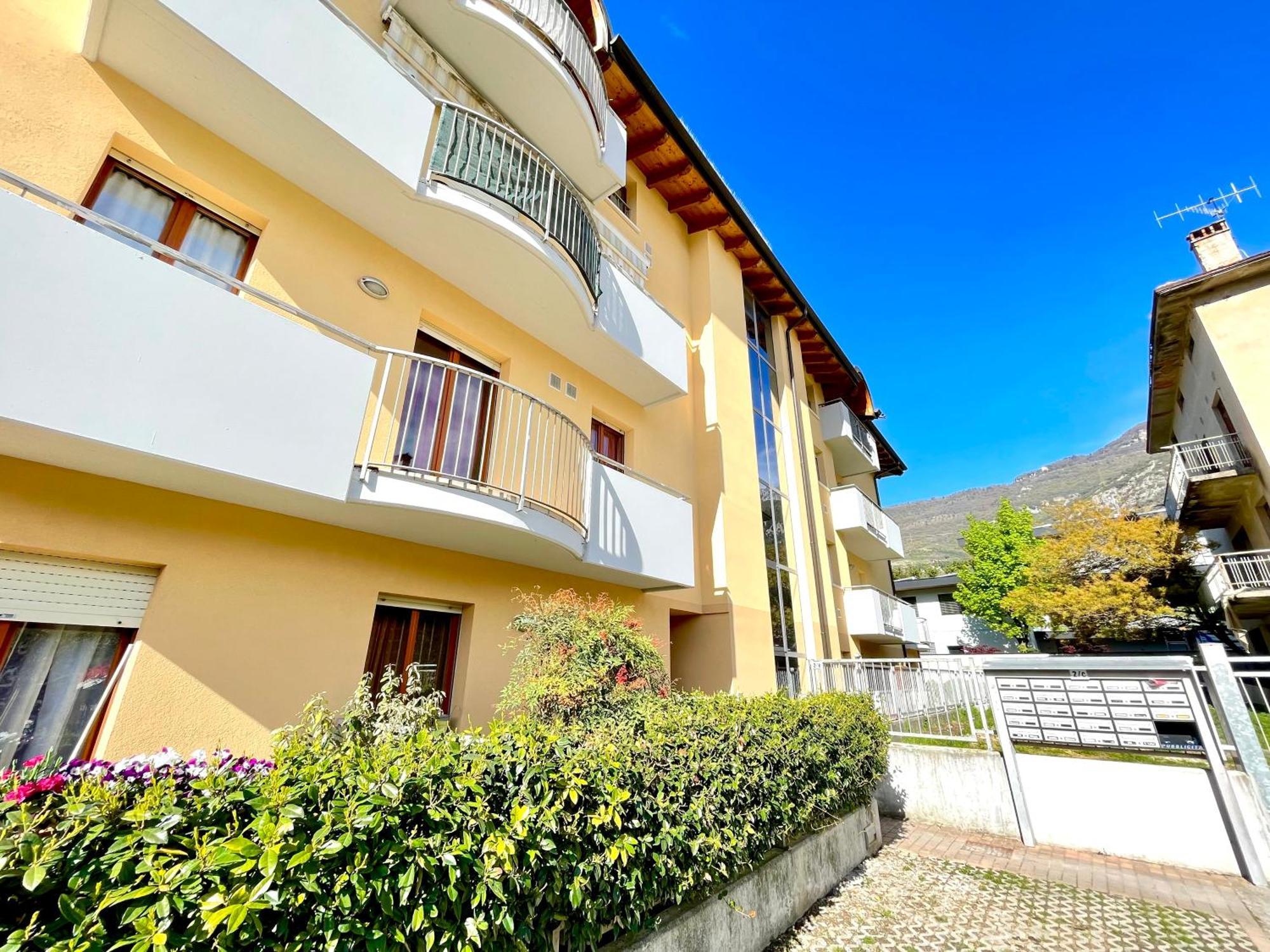 Casa Segantini - Relax Patio Apartment 1 Arco Exterior foto